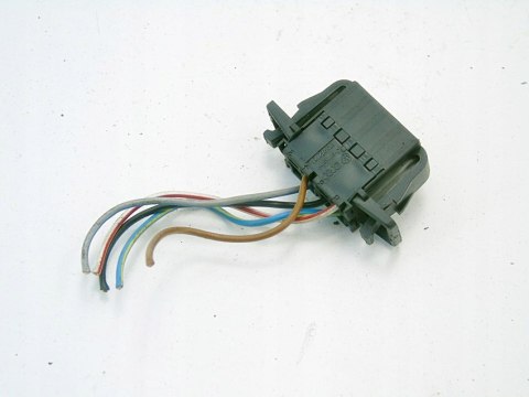 WTYCZKA KOSTKA ELEKTRYCZNA VOLKSWAGEN LUPO I AROSA POLO 9N 6N GOLF 4 LEON WTYCZKA KOSTKA ELEKTRYCZNA VOLKSWAGEN LUPO I AROSA POLO 9N 6N GOLF 4 LEON