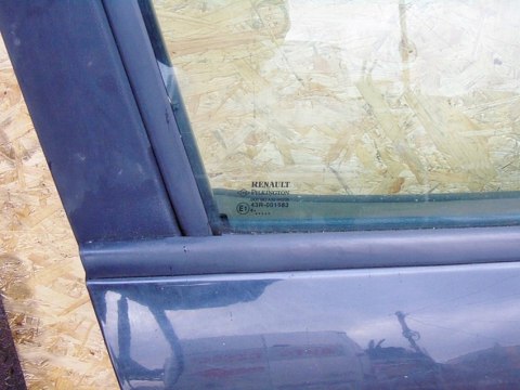 DRZWI PRAWY PRZÓD NV676 RENAULT MODUS 2007 CZARNY SZYBA DRZWI PRAWY PRZÓD NV676 RENAULT MODUS 2007 CZARNY SZYBA