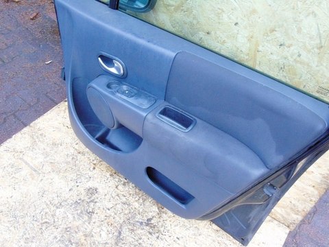 DRZWI PRAWY PRZÓD NV676 RENAULT MODUS 2007 CZARNY SZYBA DRZWI PRAWY PRZÓD NV676 RENAULT MODUS 2007 CZARNY SZYBA
