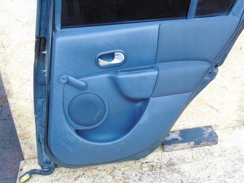 DRZWI PRAWY TYŁ NV676 RENAULT MODUS 2007 CZARNY SZYBA DRZWI PRAWY TYŁ NV676 RENAULT MODUS 2007 CZARNY SZYBA