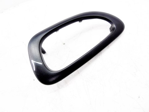 OBUDOWA RAMKA KLAMKI LEWY PRZÓD PEUGEOT 307 3D OBUDOWA RAMKA KLAMKI LEWY PRZÓD PEUGEOT 307 3D
