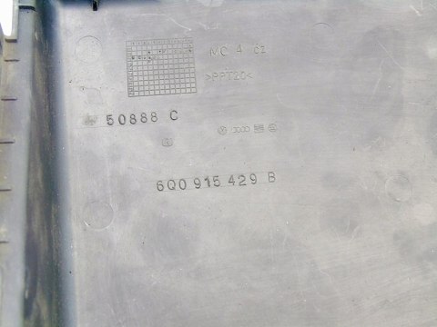 POKRYWA AKUMULATORA SKODA FABIA I 6Q0915429B POKRYWA AKUMULATORA SKODA FABIA I 6Q0915429B