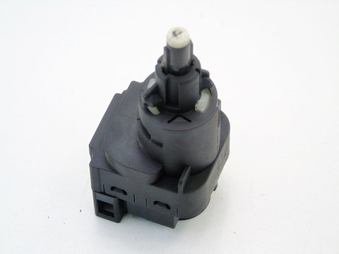 WŁĄCZNIK ŚWIATEŁ STOP SKODA FABIA I 330503 WŁĄCZNIK ŚWIATEŁ STOP SKODA FABIA I 330503