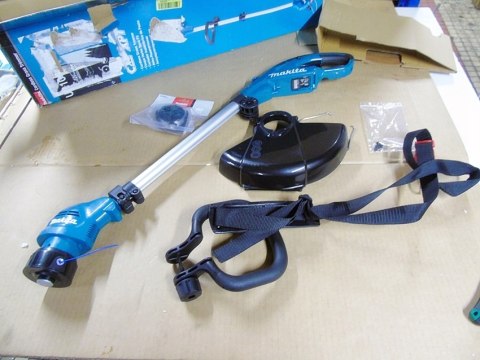 Podkaszarka Kosa akumulatorowa Makita UR100DZ 119 cm 1,9 kg Podkaszarka Kosa akumulatorowa Makita UR100DZ 119 cm 1,9 kg