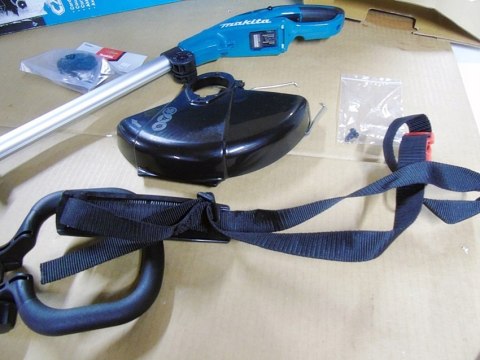 Podkaszarka Kosa akumulatorowa Makita UR100DZ 119 cm 1,9 kg Podkaszarka Kosa akumulatorowa Makita UR100DZ 119 cm 1,9 kg