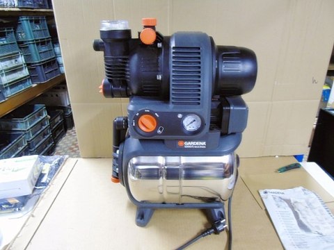 Pompa powierzchniowa Gardena 1200 W 4500 l/h ze zbiornikiem ciśnienia Pompa powierzchniowa Gardena 1200 W 4500 l/h ze zbiornikiem ciśnienia