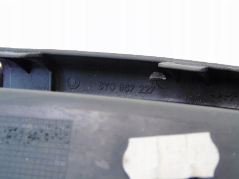 ZAŚLEPKA PODŁOKIETNIK LEWY PRZÓD SKODA FABIA I 6Y0867227 ZAŚLEPKA PODŁOKIETNIK LEWY PRZÓD SKODA FABIA I 6Y0867227