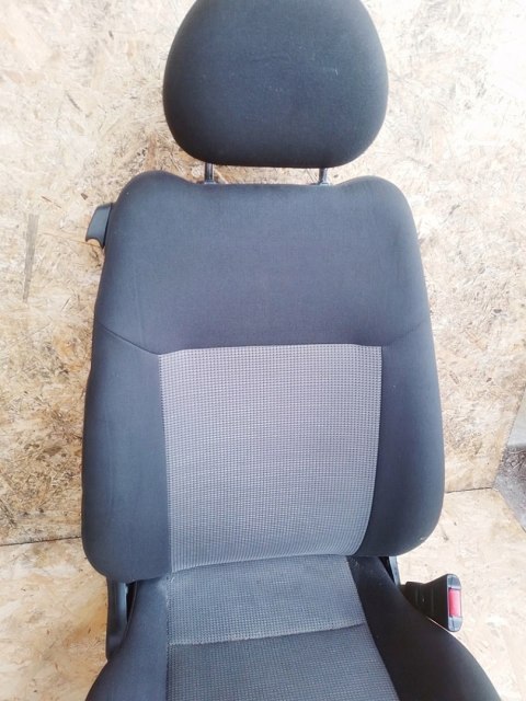 FOTEL PASAŻERA PRAWY PRZÓD OPEL CORSA C 1.3 CDTI 2003-2009 FOTEL PASAŻERA PRAWY PRZÓD OPEL CORSA C 1.3 CDTI 2003-2009