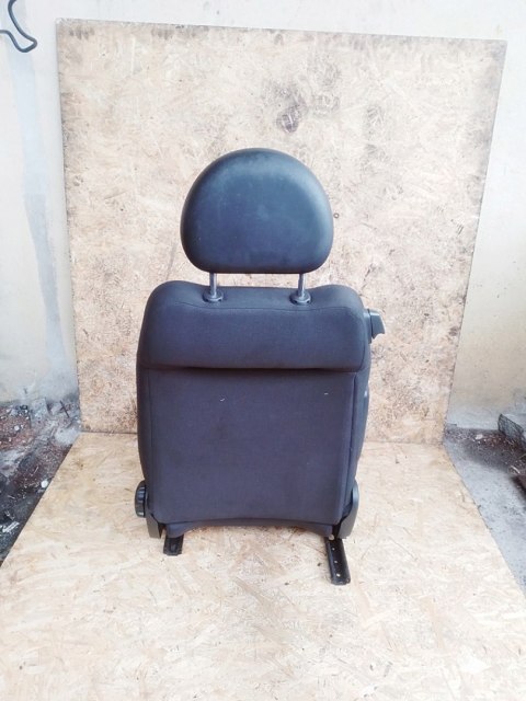 FOTEL PASAŻERA PRAWY PRZÓD OPEL CORSA C 1.3 CDTI 2003-2009 FOTEL PASAŻERA PRAWY PRZÓD OPEL CORSA C 1.3 CDTI 2003-2009
