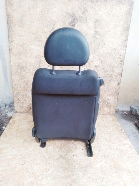 FOTEL PASAŻERA PRAWY PRZÓD OPEL CORSA C 1.3 CDTI 2003-2009 FOTEL PASAŻERA PRAWY PRZÓD OPEL CORSA C 1.3 CDTI 2003-2009