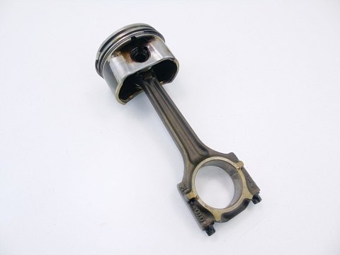 TŁOK KORBOWÓD 1.6 8V AUDI A4 B6 B7 EXEO PASSAT 081L63 TŁOK KORBOWÓD 1.6 8V AUDI A4 B6 B7 EXEO PASSAT 081L63
