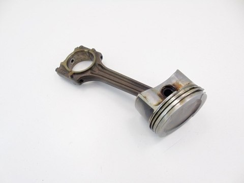 TŁOK KORBOWÓD 1.6 8V AUDI A4 B6 B7 EXEO PASSAT 081L63 TŁOK KORBOWÓD 1.6 8V AUDI A4 B6 B7 EXEO PASSAT 081L63