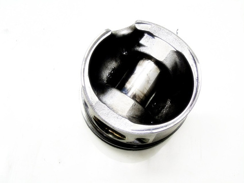 TŁOK 3-4 VW 1.9 TDI SUPERB PASSAT B5 A4 A6 TŁOK 3-4 VW 1.9 TDI SUPERB PASSAT B5 A4 A6