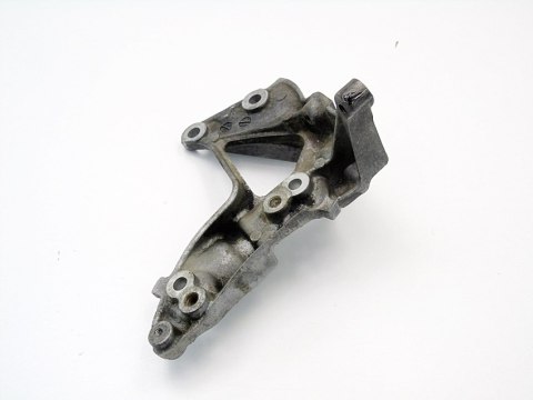 ŁAPA SILNIKA 1.6 D VOLVO C30 S40 II S80 V50 V60 V40 V70 III 9653249480 ŁAPA SILNIKA 1.6 D VOLVO C30 S40 II S80 V50 V60 V40 V70 III 9653249480