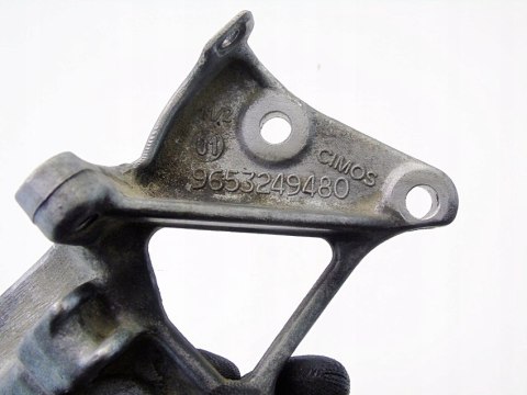 ŁAPA SILNIKA 1.6 D VOLVO C30 S40 II S80 V50 V60 V40 V70 III 9653249480 ŁAPA SILNIKA 1.6 D VOLVO C30 S40 II S80 V50 V60 V40 V70 III 9653249480