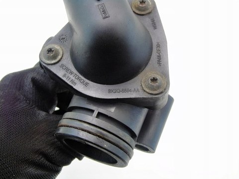 OBUDOWA TERMOSTATU 2.2 HDI TDCI EURO 5 TRANSIT BOXER JUMPER BK2Q-8A568-AB OBUDOWA TERMOSTATU 2.2 HDI TDCI EURO 5 TRANSIT BOXER JUMPER BK2Q-8A568-AB