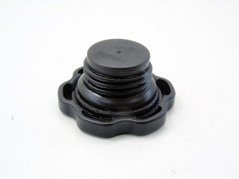 KOREK WLEWU OLEJU SILNIKA 1.8 2.0 16V MONDEO MK3 V50 S40 II C30 FOCUS II KOREK WLEWU OLEJU SILNIKA 1.8 2.0 16V MONDEO MK3 V50 S40 II C30 FOCUS II