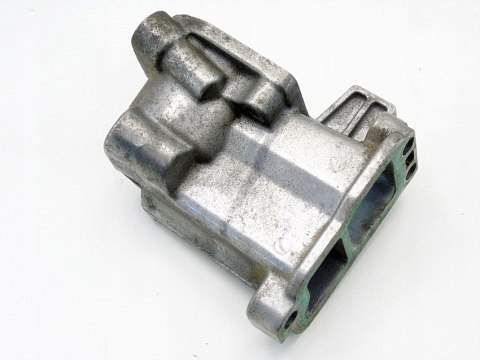 OBUDOWA TERMOSTATU 2.4 2.5 TB 20V VOLVO V70 S70 C70 XC70 S60 S80 9209867 OBUDOWA TERMOSTATU 2.4 2.5 TB 20V VOLVO V70 S70 C70 XC70 S60 S80 9209867
