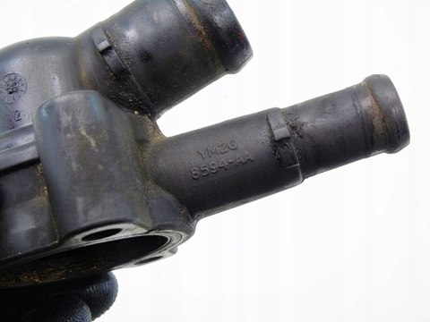 OBUDOWA TERMOSTATU 2.3 16V DOHC FORD GALAXY I SCORPIO 2 TRANSIT YM2G8594-AA OBUDOWA TERMOSTATU 2.3 16V DOHC FORD GALAXY I SCORPIO 2 TRANSIT YM2G8594-AA