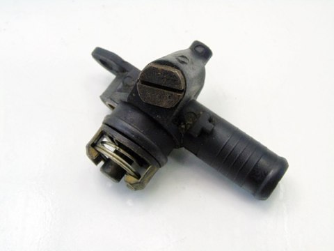 OBUDOWA TERMOSTATU 2.4 TDCI DI TDDI FORD TRANSIT MK6 MK7 137KM YC1Q6L635-AG OBUDOWA TERMOSTATU 2.4 TDCI DI TDDI FORD TRANSIT MK6 MK7 137KM YC1Q6L635-AG