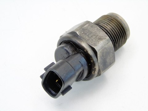 CZUJNIK CIŚNIENIA PALIWA LISTWY 2.0 CITD D DI CD MAZDA 3 5 6 RF7J 2005- CZUJNIK CIŚNIENIA PALIWA LISTWY 2.0 CITD D DI CD MAZDA 3 5 6 RF7J 2005-