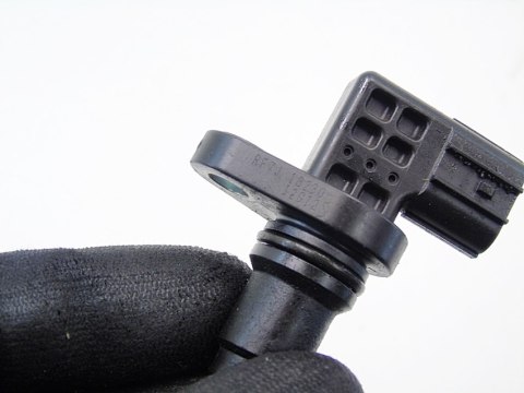 CZUJNIK POŁOŻENIA WAŁKA 2.0 CITD D DI MAZDA 3 5 6 RF7J 2005- RF7J18230 CZUJNIK POŁOŻENIA WAŁKA 2.0 CITD D DI MAZDA 3 5 6 RF7J 2005- RF7J18230