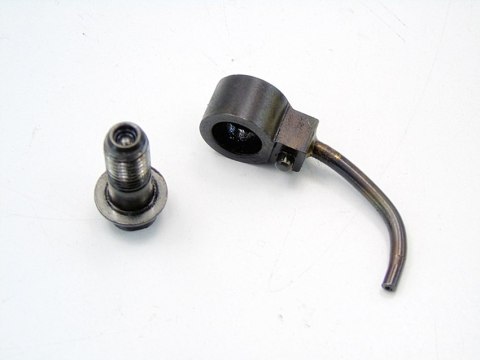 DYSZA NATRYSK OLEJU W BLOKU 2.0 CITD D DI CD MAZDA 3 5 6 RF7J 2005- DYSZA NATRYSK OLEJU W BLOKU 2.0 CITD D DI CD MAZDA 3 5 6 RF7J 2005-