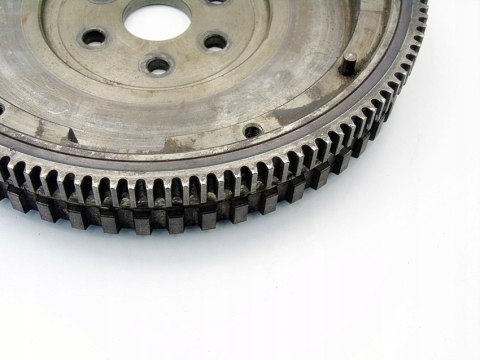 KOŁO ZAMACHOWE 1.4 8V MPI SKODA FABIA I 047105269L KOŁO ZAMACHOWE 1.4 8V MPI SKODA FABIA I 047105269L