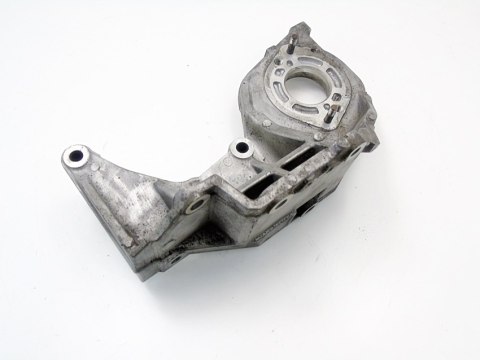 ŁAPA MOCOWANIE POMPY WTRYSKOWEJ 2.0 CITD D DI CD MAZDA 3 5 6 RF7J 2005- ŁAPA MOCOWANIE POMPY WTRYSKOWEJ 2.0 CITD D DI CD MAZDA 3 5 6 RF7J 2005-