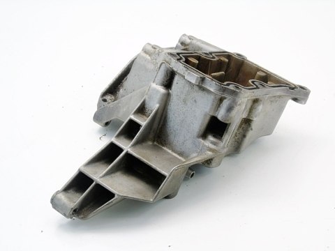 ŁAPA SILNIKA 2.0 KOMPRESSOR MERCEDES CLK C208 A208 W202 S202 C200 W203 ŁAPA SILNIKA 2.0 KOMPRESSOR MERCEDES CLK C208 A208 W202 S202 C200 W203