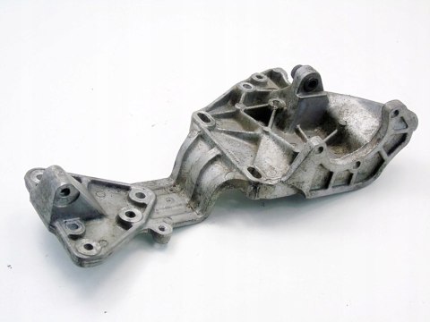 ŁAPA SILNIKA 2.4 D5 VOLVO XC90 XC60 XC70 V70 2 3 S60 S80 2 30731516 ŁAPA SILNIKA 2.4 D5 VOLVO XC90 XC60 XC70 V70 2 3 S60 S80 2 30731516