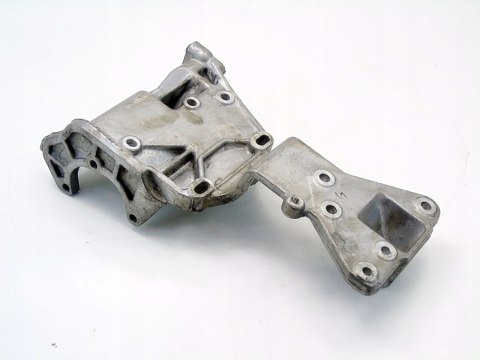 ŁAPA SILNIKA 2.4 D5 VOLVO XC90 XC60 XC70 V70 2 3 S60 S80 2 30731516 ŁAPA SILNIKA 2.4 D5 VOLVO XC90 XC60 XC70 V70 2 3 S60 S80 2 30731516