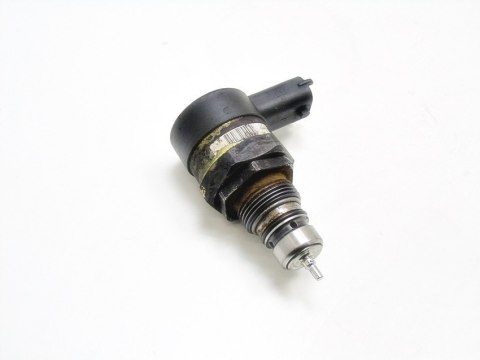 ZAWÓR PALIWA 1.9 CDTI SX4 VECTRA C 159 ZAFIRA 9-3 147 ASTRA H 0281002507 ZAWÓR PALIWA 1.9 CDTI SX4 VECTRA C 159 ZAFIRA 9-3 147 ASTRA H 0281002507