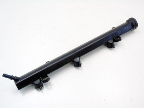 LISTWA WTRYSKOWA 3.0 B V6 C5 I II 607 807 C6 406 C8 LAGUNA 9630333080 LISTWA WTRYSKOWA 3.0 B V6 C5 I II 607 807 C6 406 C8 LAGUNA 9630333080