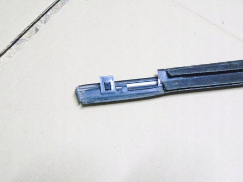 LISTWA ZGARNIAJĄCA LEWY TYŁ NISSAN MURANO I Z50 3.5 4X4 2003-2007 LISTWA ZGARNIAJĄCA LEWY TYŁ NISSAN MURANO I Z50 3.5 4X4 2003-2007