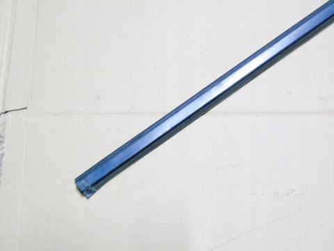 LISTWA ZGARNIAJĄCA PRAWY PRZÓD NISSAN MURANO I Z50 3.5 4X4 2003-2007 LISTWA ZGARNIAJĄCA PRAWY PRZÓD NISSAN MURANO I Z50 3.5 4X4 2003-2007
