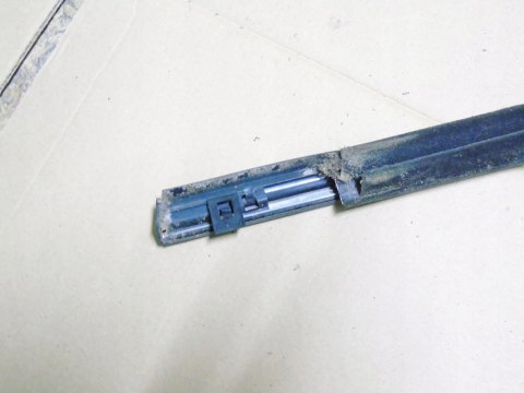 LISTWA ZGARNIAJĄCA PRAWY TYŁ NISSAN MURANO I Z50 3.5 4X4 2003-2007 LISTWA ZGARNIAJĄCA PRAWY TYŁ NISSAN MURANO I Z50 3.5 4X4 2003-2007