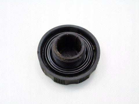 KOREK WLEWU OLEJU 1.8 2.0 TS ALFA ROMEO 156 147 146 GTV SPIDER KOREK WLEWU OLEJU 1.8 2.0 TS ALFA ROMEO 156 147 146 GTV SPIDER