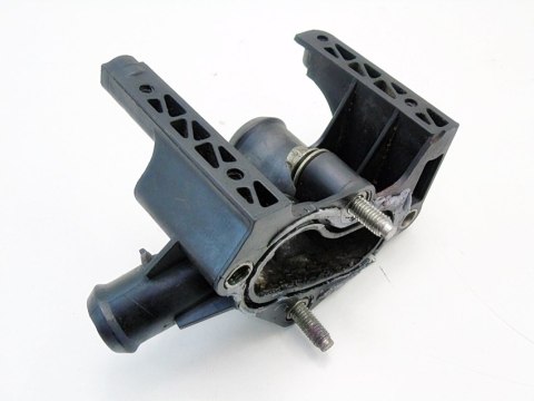 KRÓCIEC TRÓJNIK WODY 1.2 1.25 FORD FIESTA MK6 MK7 2008- 7M5G8K556AG KRÓCIEC TRÓJNIK WODY 1.2 1.25 FORD FIESTA MK6 MK7 2008- 7M5G8K556AG