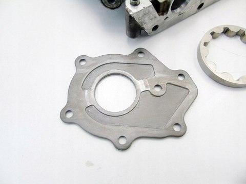 POMPA OLEJU 1.2 1.25 FORD FIESTA MK6 2008- SNJB SNJA 98-MM-6604-D2B POMPA OLEJU 1.2 1.25 FORD FIESTA MK6 2008- SNJB SNJA 98-MM-6604-D2B