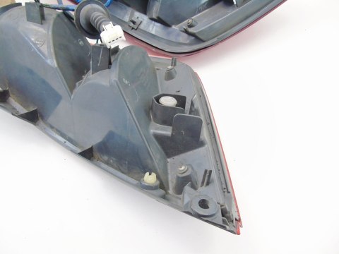 LAMPY TYŁ NISSAN MURANO I Z50 3.5 4X4 2003-2007 LAMPY TYŁ NISSAN MURANO I Z50 3.5 4X4 2003-2007