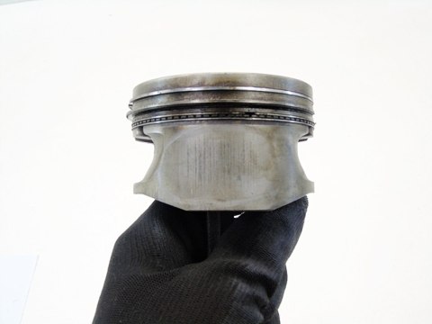 TŁOK KORBOWÓD 90412851 1.6 16V ASTRA FG VECTRA B ZAFIRA A TŁOK KORBOWÓD 90412851 1.6 16V ASTRA FG VECTRA B ZAFIRA A