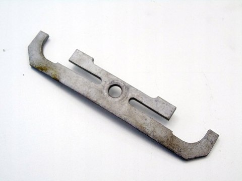 ŁAPKA ŁAPA WTRYSKÓW 2.0 i BMW N43 E60 E61 E90 E91 E92 E93 E81 E82 E88 E87 ŁAPKA ŁAPA WTRYSKÓW 2.0 i BMW N43 E60 E61 E90 E91 E92 E93 E81 E82 E88 E87