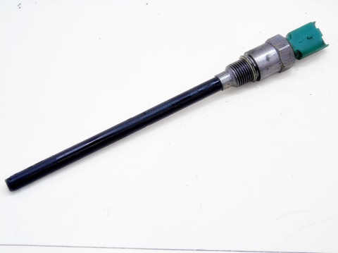 CZUJNIK OLEJU PSA 1.6 16V VTI C4 207 3008 5008 CZUJNIK OLEJU PSA 1.6 16V VTI C4 207 3008 5008