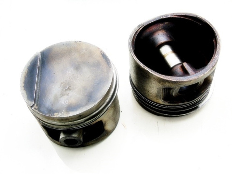 TŁOK 80,985 VW 1.6 8V AUDI 80 GOLF III PASSAT B4 TŁOK 80,985 VW 1.6 8V AUDI 80 GOLF III PASSAT B4