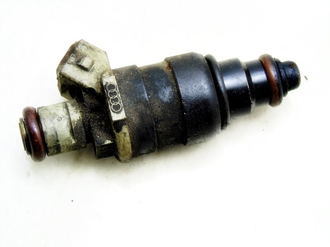 WTRYSKIWACZ VW 1.6 8V AUDI 80 GOLF III PASSAT B3 WTRYSKIWACZ VW 1.6 8V AUDI 80 GOLF III PASSAT B3