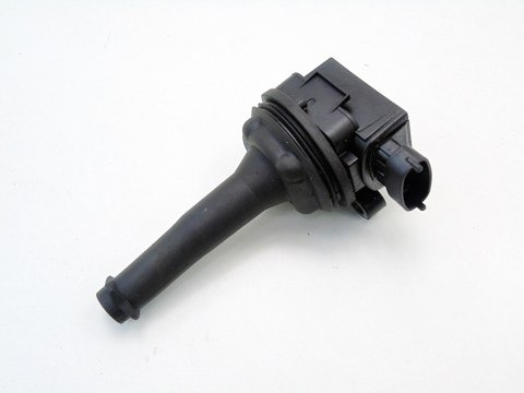 CEWKA ZAPŁONOWA 2.4 T B VOLVO V70 I II S70 C70 S80 S60 XC70 NGK U5033 CEWKA ZAPŁONOWA 2.4 T B VOLVO V70 I II S70 C70 S80 S60 XC70 NGK U5033