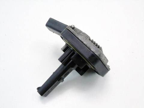 CZUJNIK OLEJU 1.8 T BORA AUDI A3 OCTAVIA GOLF 4 TT LEON PASSAT 1J0907660B CZUJNIK OLEJU 1.8 T BORA AUDI A3 OCTAVIA GOLF 4 TT LEON PASSAT 1J0907660B
