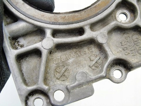 OBUDOWA WAŁU 2.8 V6 AUDI A4 B5 B6 A6 C5 A8 D2 PASSAT 078103173E 2.4 V6 OBUDOWA WAŁU 2.8 V6 AUDI A4 B5 B6 A6 C5 A8 D2 PASSAT 078103173E 2.4 V6