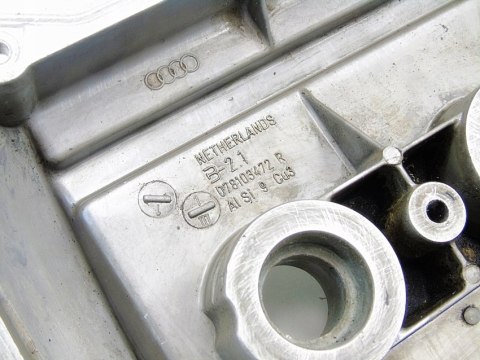POKRYWA ZAWORÓW 2.8 V6 AUDI A4 B5 B6 A6 C5 A8 D2 PASSAT 078103472R 2.4 V6 POKRYWA ZAWORÓW 2.8 V6 AUDI A4 B5 B6 A6 C5 A8 D2 PASSAT 078103472R 2.4 V6